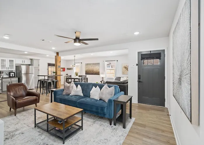 The Gated Modern Home Near Nrg And Medical Center