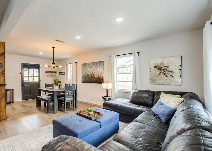 The Gated Modern Home Near Nrg And Medical Center